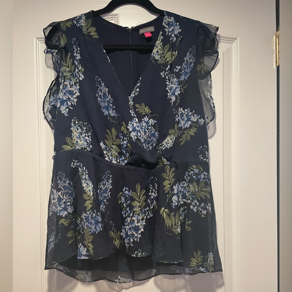 Women’s Vince camuto blouse